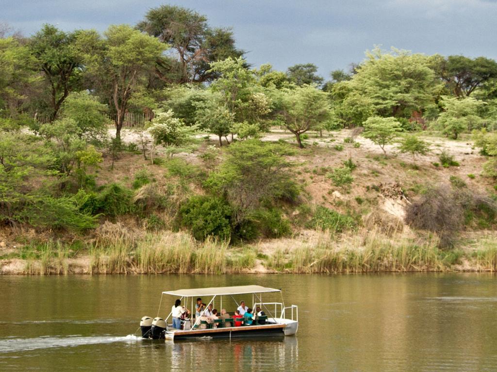Gondwana Hakusembe River Lodge 龙杜 外观 照片